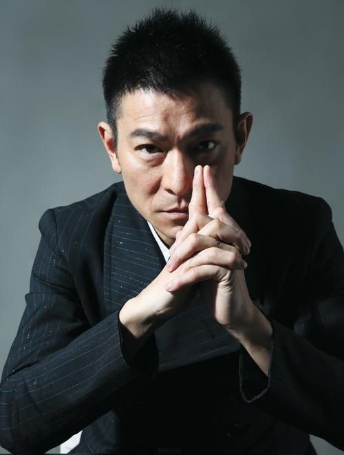 刘德华侧脸照片高清大图 粉丝直呼太迷人