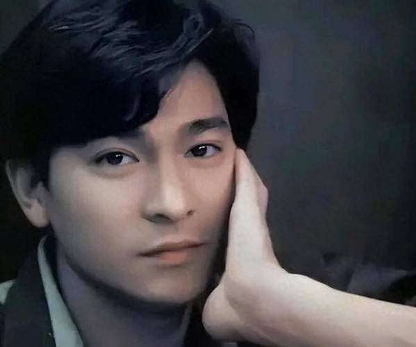刘德华侧面照高清图 粉丝直呼男神魅力十足