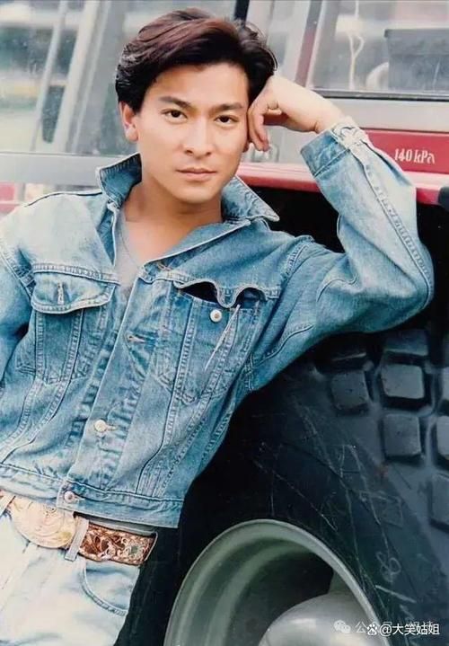 刘德华偷回忆的人现场版视频 看天王如何演绎经典