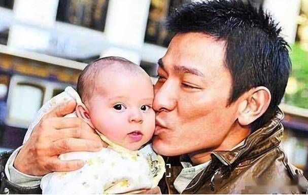 刘德华再当爸细节揭秘 妻子低调产子引关注