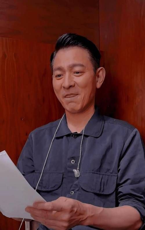 刘德华几多岁为什么他看起来不老