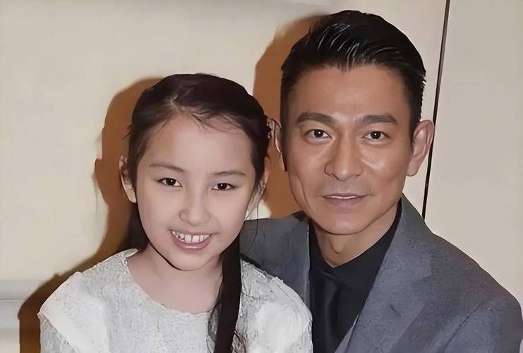 刘德华几岁结婚生子？女儿如今多大？