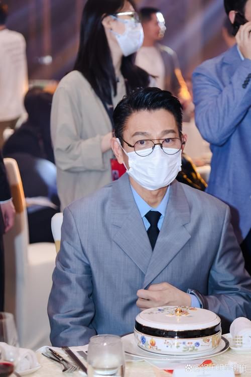 刘德华出席活动视频在线观看：高清流畅播放