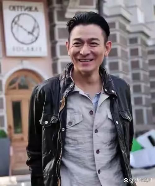 刘德华到底有多帅？网友热议：他比很多小鲜肉都帅！