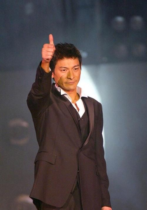 刘德华办公室曝光内部装修奢华引热议