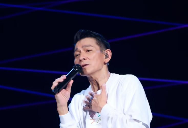 刘德华十七岁mv经典回顾青春记忆永不褪色