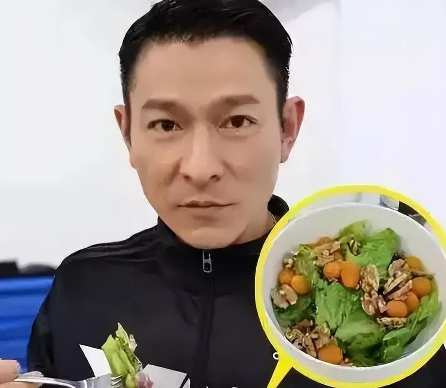 刘德华十年素食：天王的暖心之举引热议