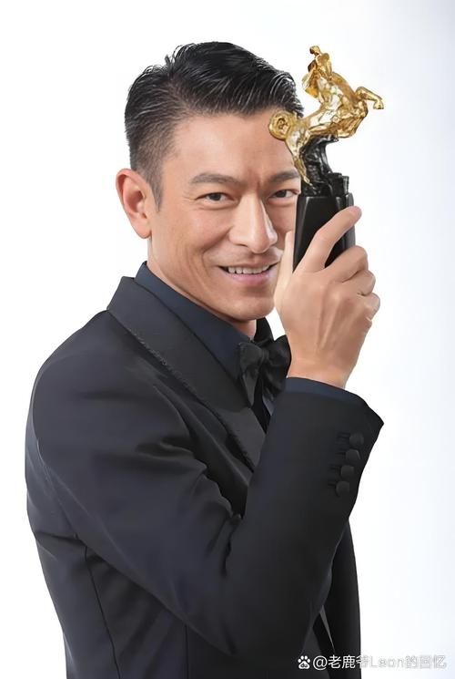 刘德华卡地亚手表广告：展现不老男神魅力瞬间