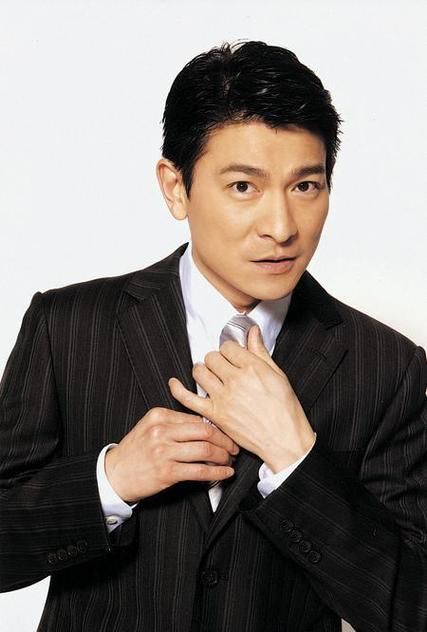 刘德华原名叫什么？揭秘天王刘德华鲜为人知的本名！