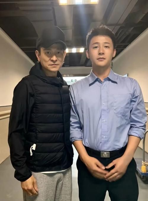 刘德华去东北拍戏路透照曝光引网友热议