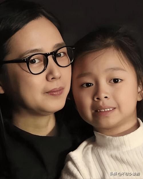 刘德华参加女儿生日派对罕见家庭照流出