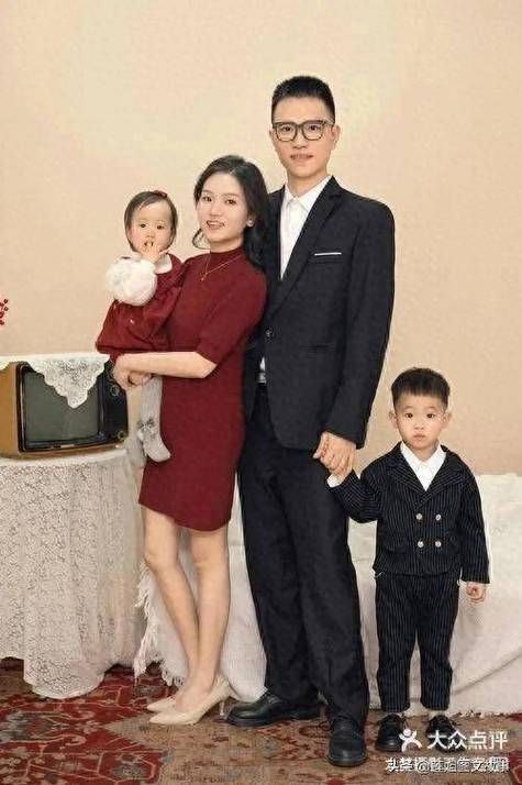 刘德华参加女儿生日派对罕见家庭照流出
