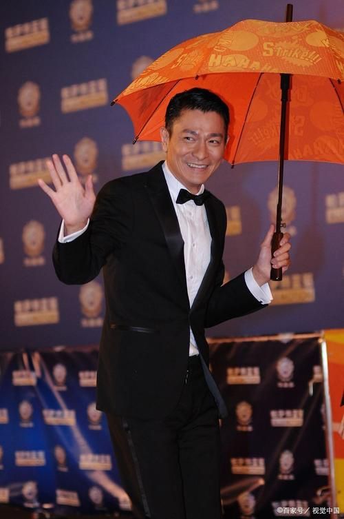 刘德华参加的颁奖典礼有哪些精彩瞬间回顾