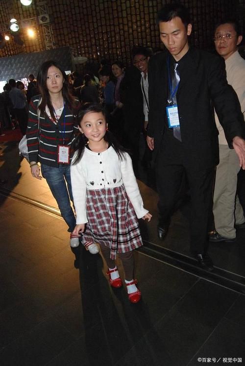 刘德华双胞胎女儿近照曝光网友直呼太像爸爸