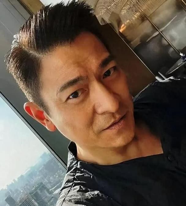 刘德华吃素：从大吃货到素食主义者的转变
