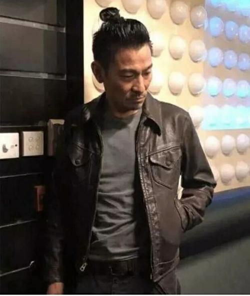 刘德华同款皮衣哪里买？明星同款皮衣推荐