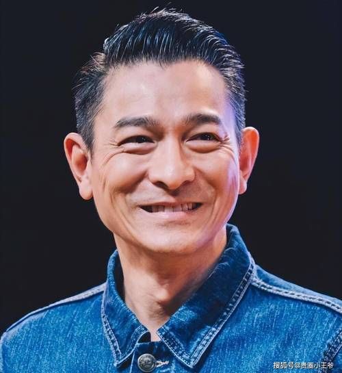 刘德华吸烟图片流出 健康形象是否受影响