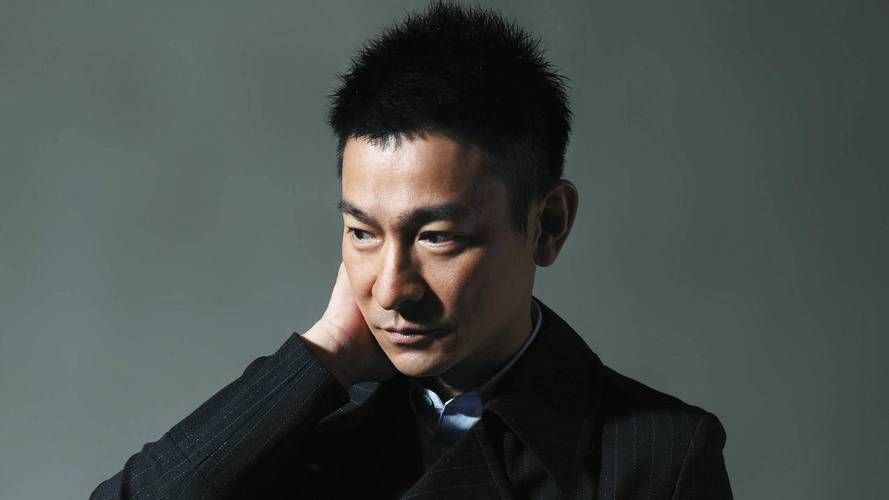刘德华吸烟图片流出 健康形象是否受影响
