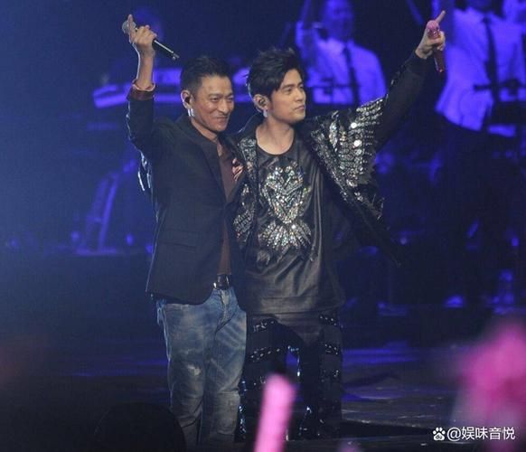 刘德华周杰伦同台献唱！经典歌曲再现，回忆杀来袭！