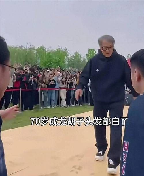 刘德华和成龙谁地位高 谁才是真正的娱乐圈大佬