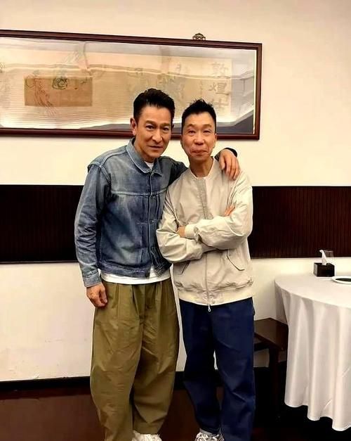 刘德华和胡静早年合照被翻出网友感叹岁月