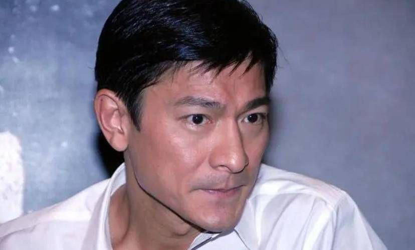 刘德华和黄家驹谁更厉害 音乐与影视全面对比