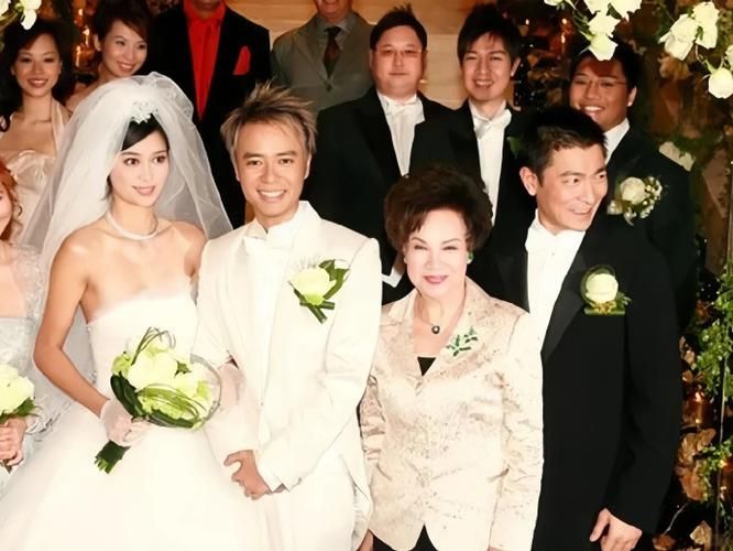 刘德华哪年结婚回顾天王的爱情长跑