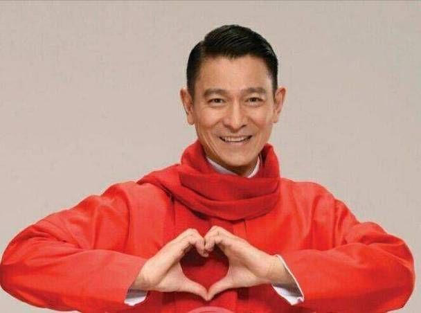 刘德华唐装造型写真，经典华仔魅力依旧