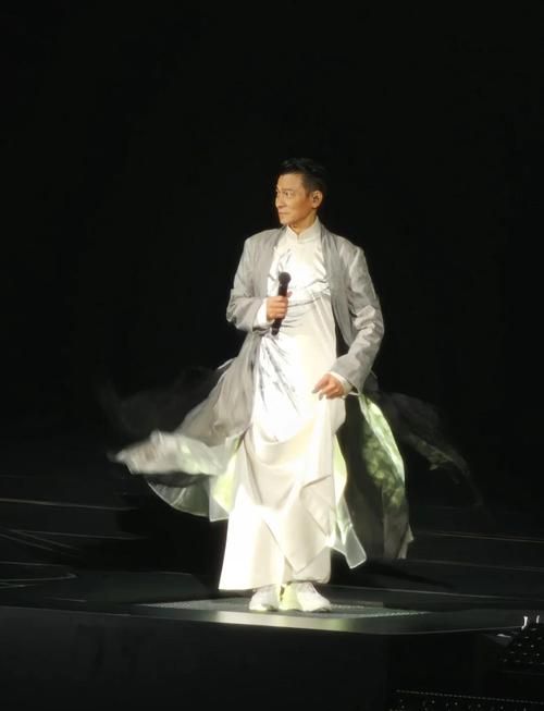 刘德华唱功分析：他的歌声魅力在哪里？