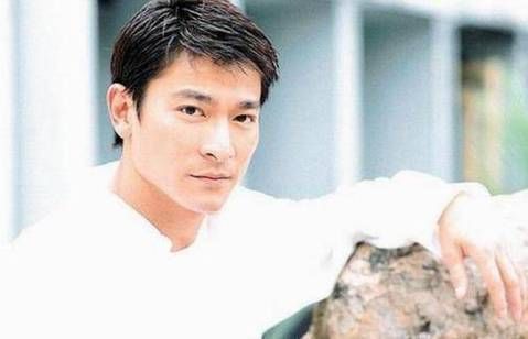刘德华回应粉丝求婚：我会一直爱着你！