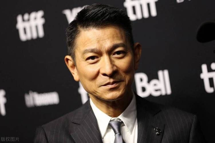 刘德华图片最帅的发型盘点 男神经典造型回顾
