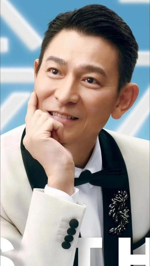 刘德华在娱乐圈的地位无人能及 他凭什么红了几十年