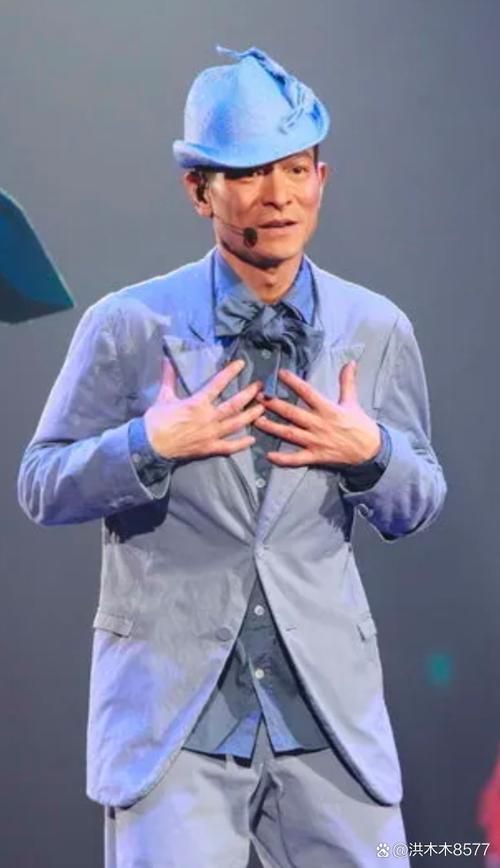 刘德华在香港明星足球队的精彩表现回顾