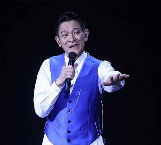 刘德华多大岁数？63岁天王风采依旧，魅力不减当年！