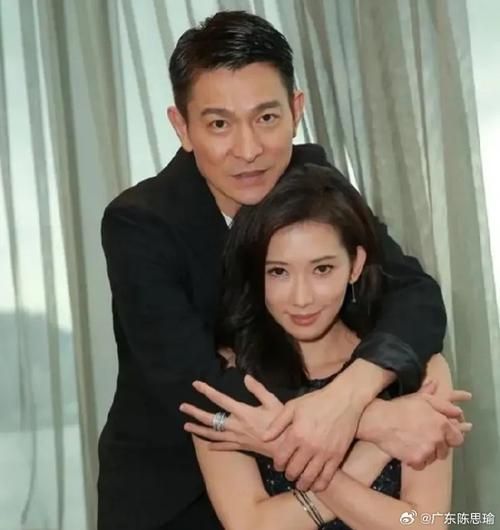 刘德华多少岁结婚的 回顾天王低调婚礼细节