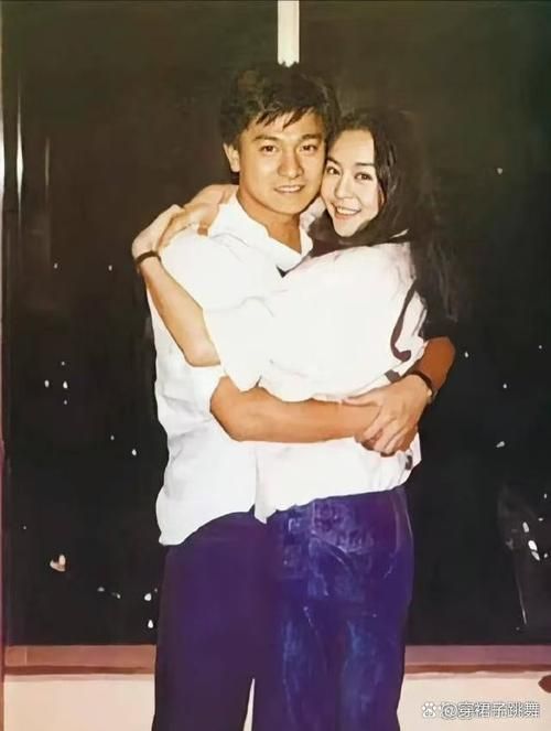 刘德华大女儿今年多大了 揭秘天王的家庭生活