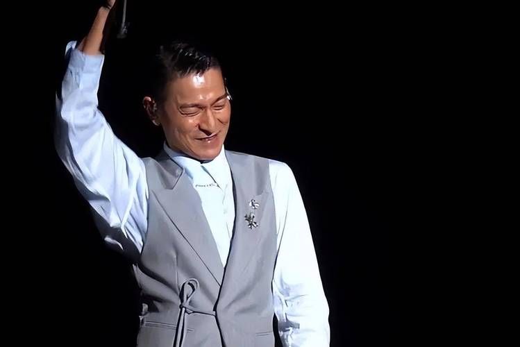 刘德华大战周杰伦高清视频曝光 两大天王同台飙歌