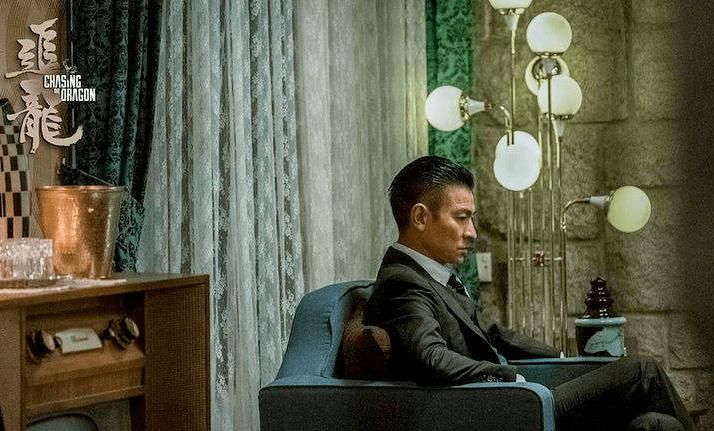 刘德华大背头：一个发型的传奇，一种时代的风范