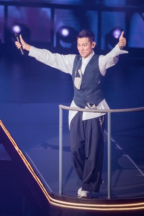 刘德华天津演唱会现场舞台效果抢先看