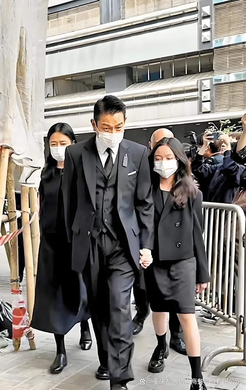 刘德华太太罕见露面，天王背后的女人究竟是谁？