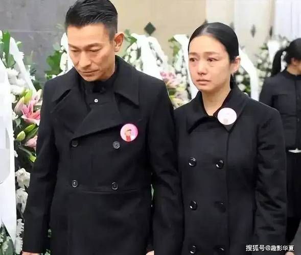 刘德华夫人朱丽倩照片流出 低调美人惊艳众人