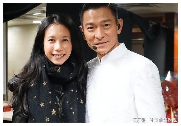 刘德华夫人朱丽倩照片流出 低调美人惊艳众人