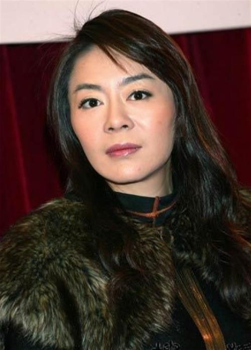 刘德华夫人朱丽倩照片流出 低调美人惊艳众人