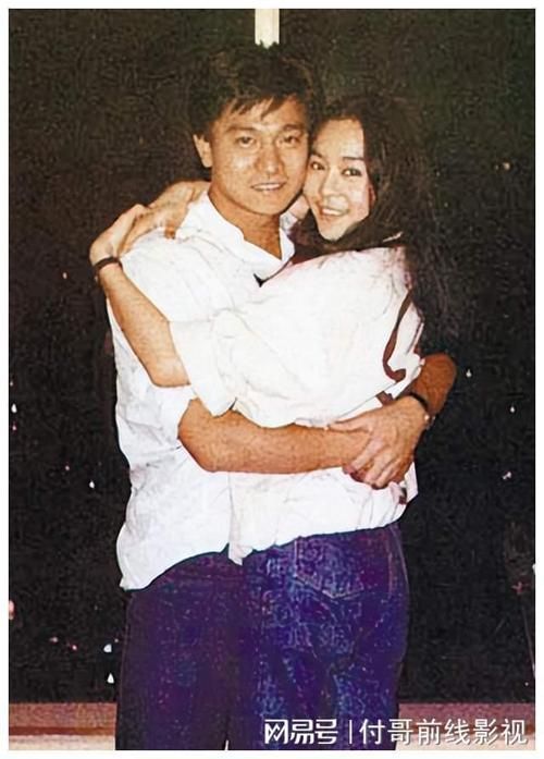 刘德华夫人朱丽倩照片流出 低调美人惊艳众人
