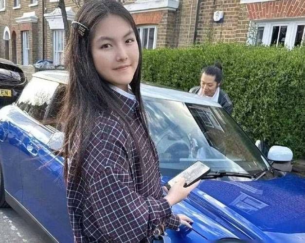 刘德华女儿年龄曝光 网友纷纷送上祝福