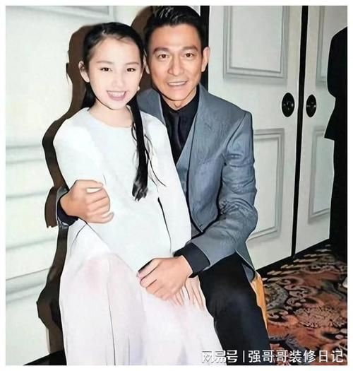 刘德华女儿最新照片：刘向蕙长相神似妈妈，星二代颜值太高