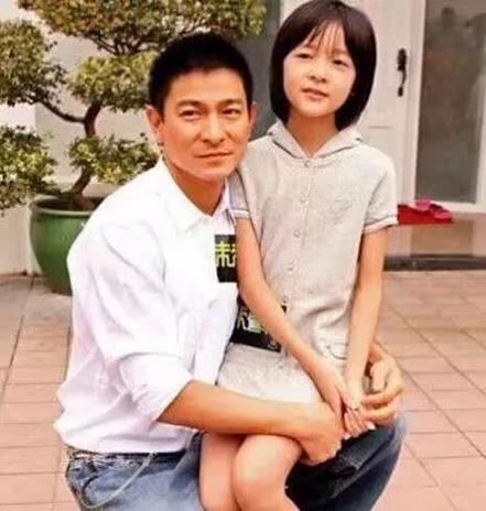 刘德华女儿最近照片引围观 网友纷纷点赞可爱