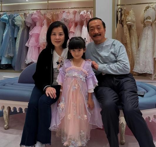 刘德华妹妹个人资料曝光 原来她这么低调