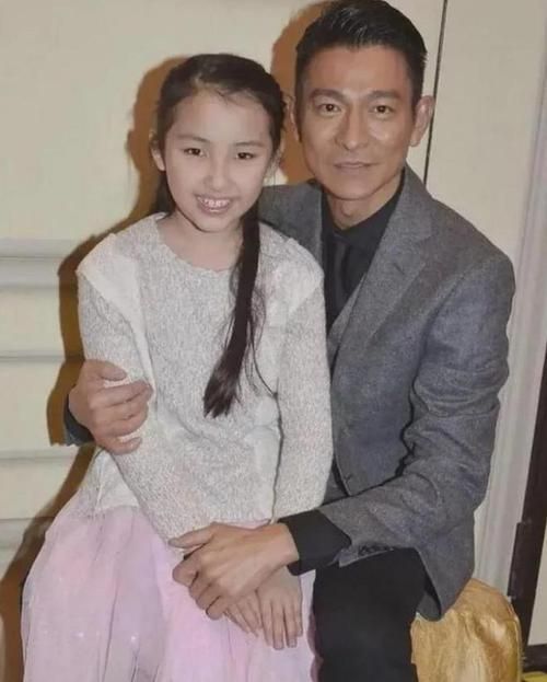 刘德华妹妹叫什么名字 为何很少人知道