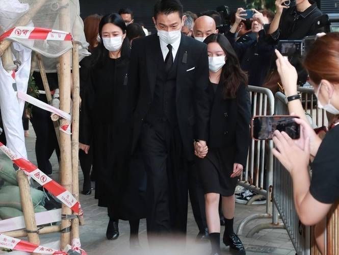 刘德华妻女出行，保镖团队如何保障安全？